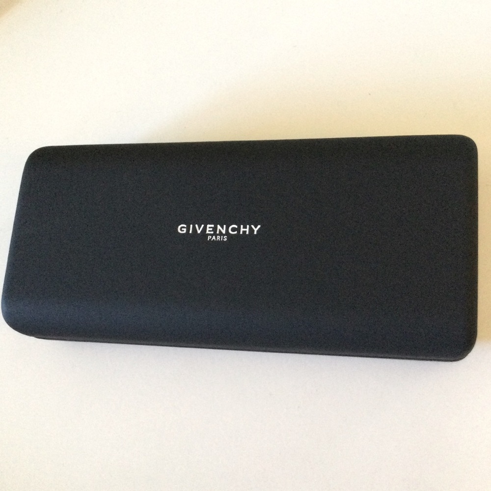 GIVENCHY HARD SHELL SUNGLASSES CASE BLACK NWOT
